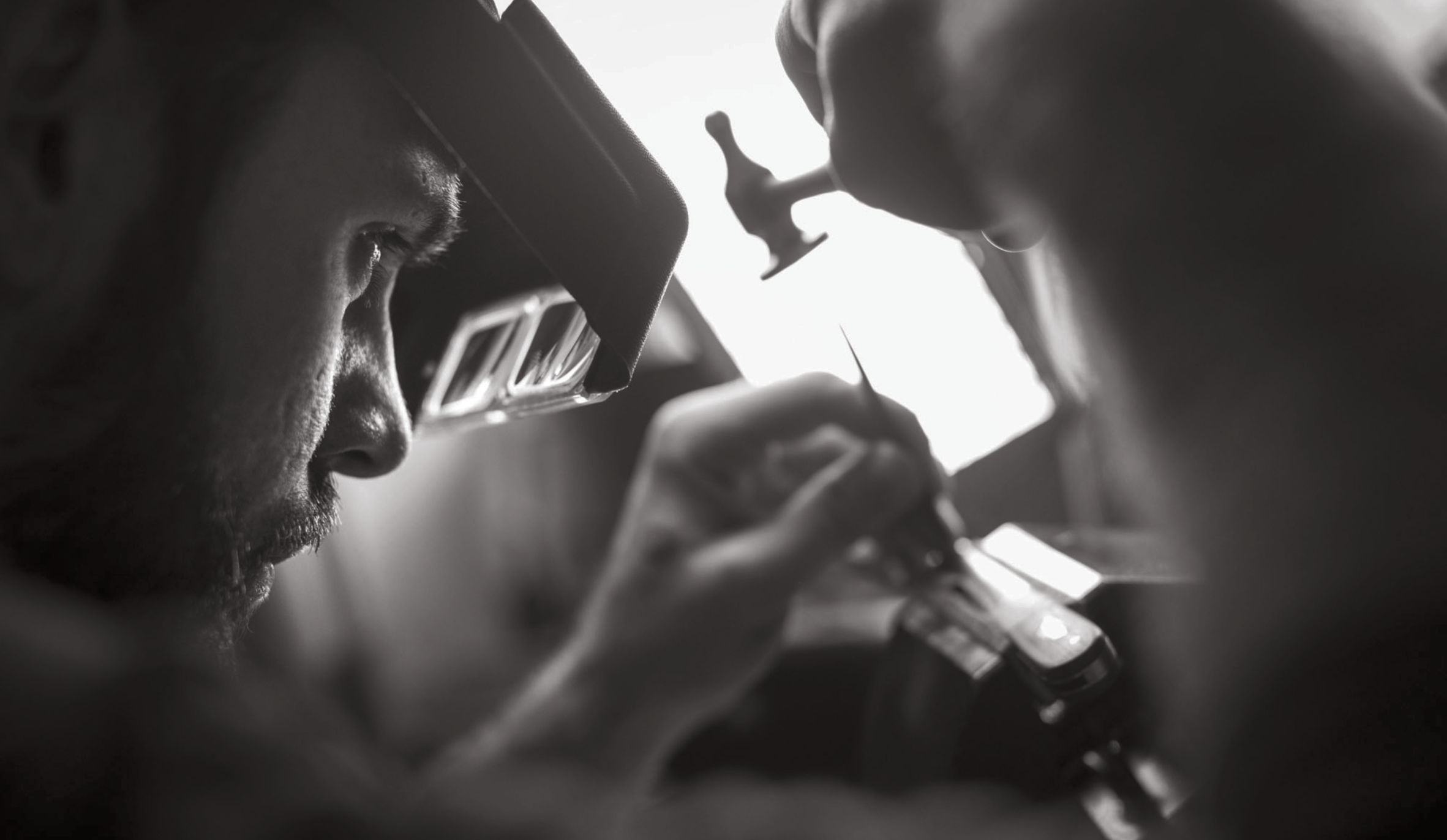 Geste traditionnel de gravure au burin par Steven Brunel