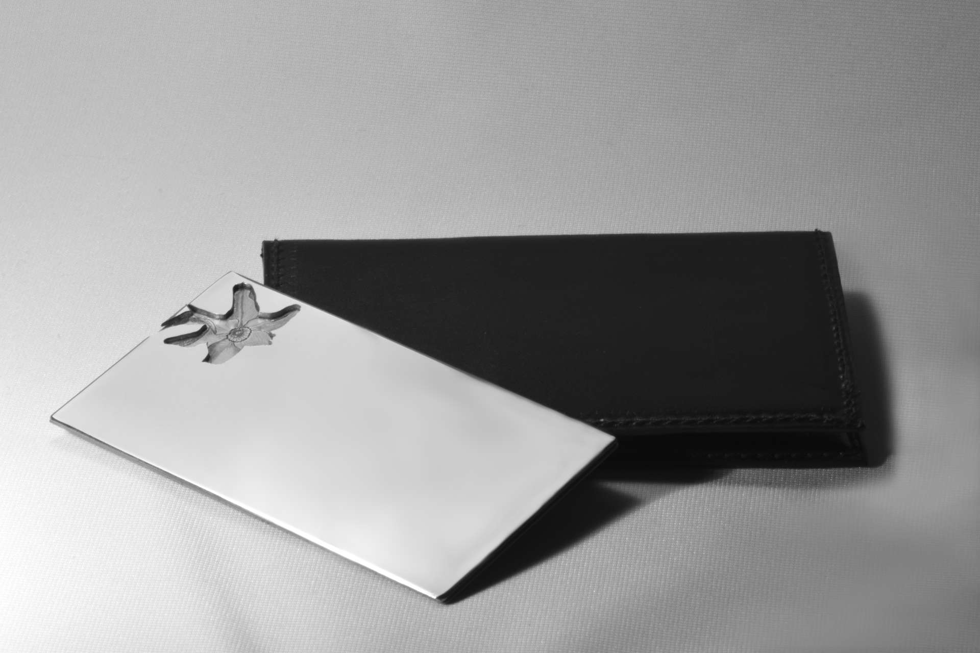 Miroir de poche en inox gravé, structure détachable